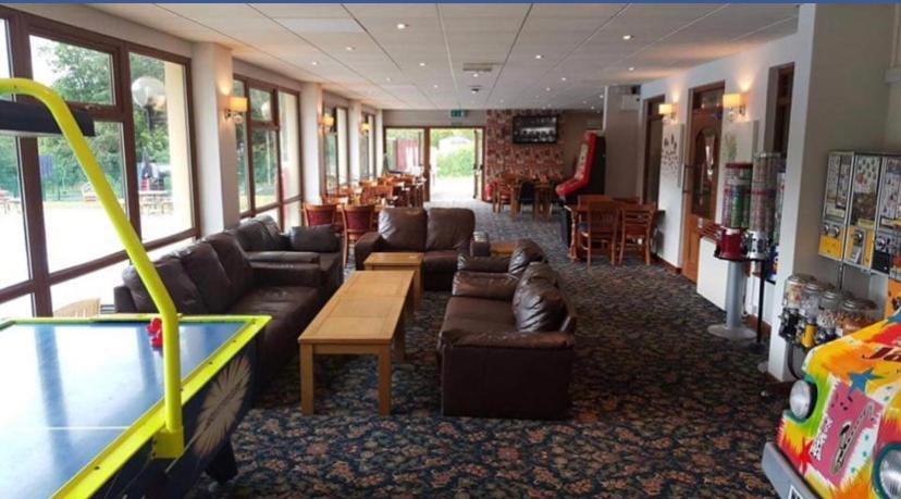 Snowdon Lodge - Glan Gwna Holiday Park Caernarfon - Luxury Family Lodge エクステリア 写真